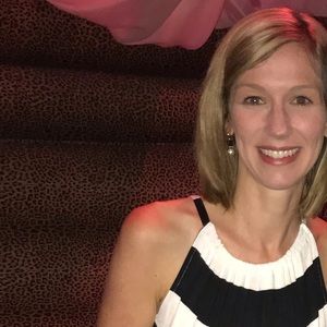 Meet your Posher, Hillary